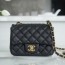 샤넬 클래식 뉴미니 블랙 금장 캐비어