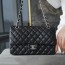 샤넬 클래식 미디엄 블랙 은장 램스킨