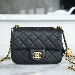 샤넬 클래식 골드볼 플랩백 미니 블랙
