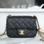 샤넬 클래식 골드볼 플랩백 미니 블랙