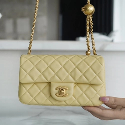 샤넬 클래식 골드볼 플랩백 미니 옐로우