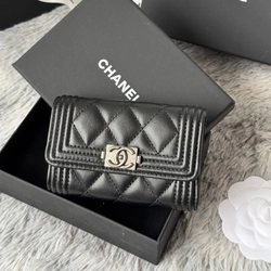샤넬 보이 램스킨 플랩 카드 지갑 A80603
