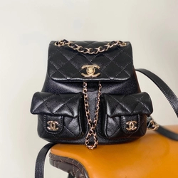 샤넬 23P 투 포켓 듀마 백팩 스몰 캐비어 블랙