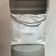 샤넬 22백 미디움 화이트 은장