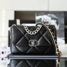 샤넬 19백 미디움 램스킨 블랙 실버