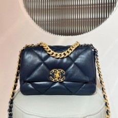 샤넬 19백 미디움 램스킨 네이비 골드