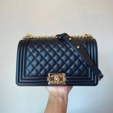 샤넬 보이백 미디움 캐비어 블랙 골드