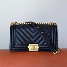 샤넬 보이백 쉐브론 미디움 캐비어 블랙 빈티지 골드