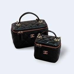 샤넬 탑핸들 램스킨 블랙 골드 베니티백 (2size)