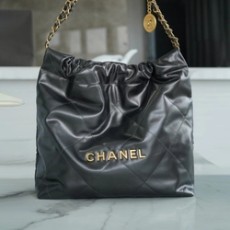 샤넬 22백 스몰 카프스킨 블랙 골드