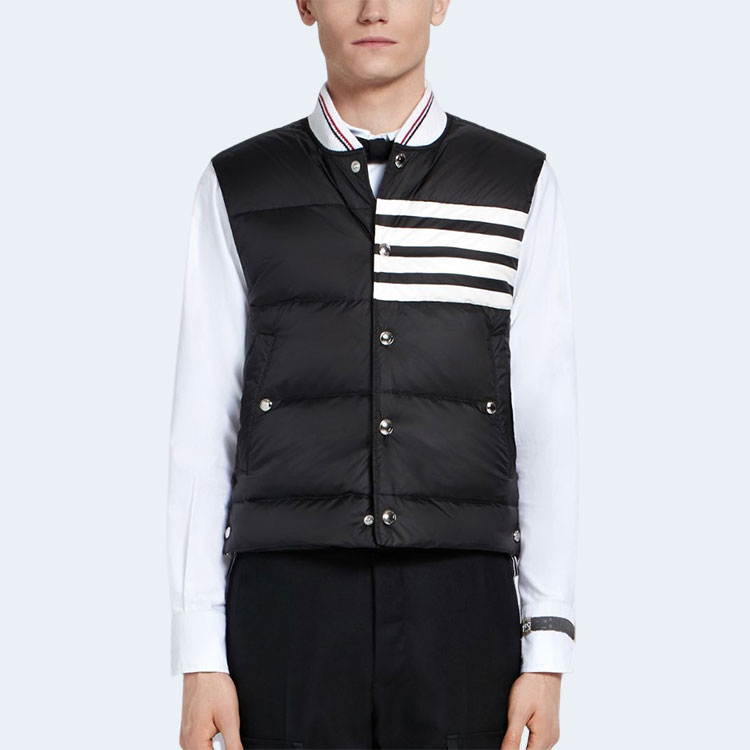 톰브라운 4-바 매트 나일론 스냅 베스트