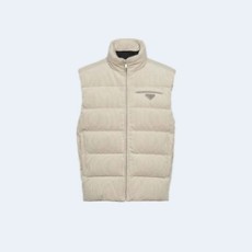 프라다 크롭 코듀로이 다운 패딩 베스트