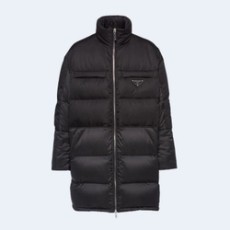 프라다 테크니컬 패브릭 다운 패딩