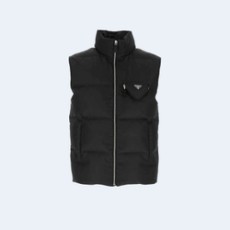 프라다 삼각로고 패치 베스트