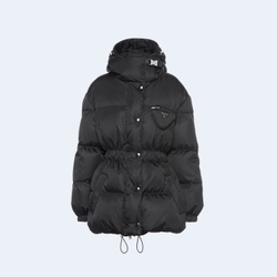 프라다 트라이앵글 파우치 리나일론 다운 자켓