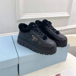 프라다 레더 시어링 다운타운 블랙