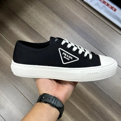 프라다 다운타운 스니커즈 블랙
