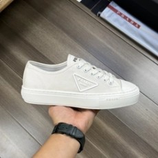 프라다 다운타운 스니커즈 화이트