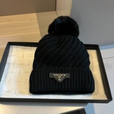 프라다 비니 블랙