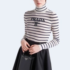 프라다 슈퍼파인 울 터틀넥 스웨터