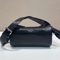 프라다 빈티지 레더 크로스백 2VH188