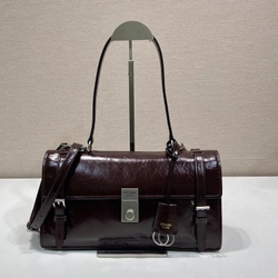 프라다 글로시 피니시 레더 워크 1BN026