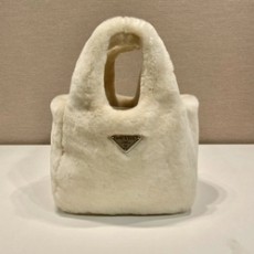 프라다 에크루 시어링 미니 토트백