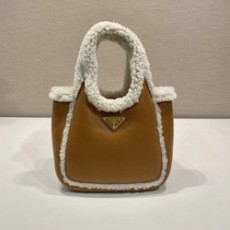 프라다 시어링 양털 미니 코냑 백