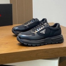 프라다 프랙스 01 가죽 스니커즈 올블랙