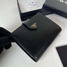 프라다 레더 크로스해치 삼각 로고 반지갑