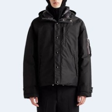 프라다 테크니컬 후드 쉘 다운 패딩 자켓