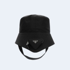 프라다 삼각로고 패딩 버킷햇