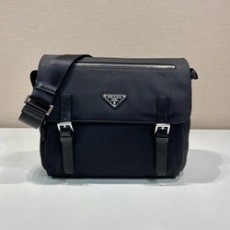 프라다 삼각로고 리나일론 BD671B