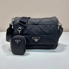 프라다  리나일론 퀼팅 숄더 1BD290