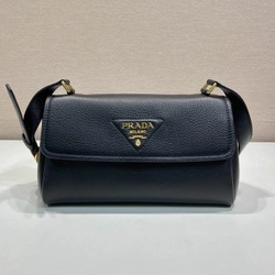 프라다 25FW 스몰 레더 숄더백 1BN022