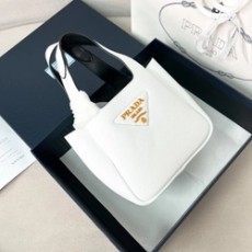 프라다 비텔로 다이노 토트백 1BA349