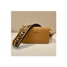 프라다 금장로고 레더 스트랩 숄더 1BH194