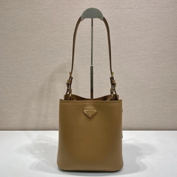 프라다 스파졸라토 미디엄 버킷 백 1BE080