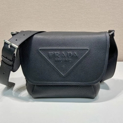 프라다 레더 엠보싱 로고 크로스 2VD056