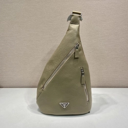 프라다 레더 슬링백 2VZ092