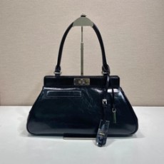 프라다 1BG569 레더 토트백 미디움