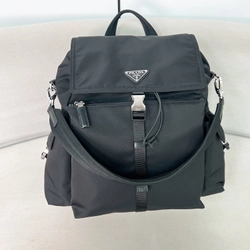 프라다 익스플로어 나일론 백팩 2VZ118